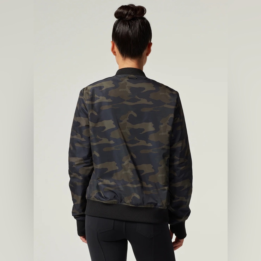 BLANC NOIR Reversible Quilted Bomber Jacket in Camo / Navy XS Black Olive Green - Picture 2 of 16